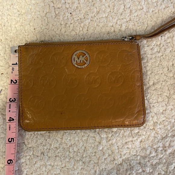 Michael Kors Handbags - Michael Kors Wristlet